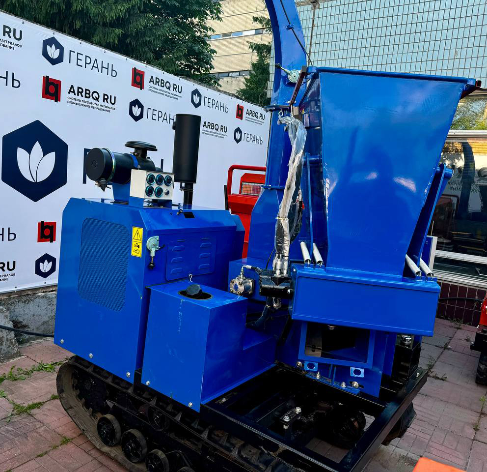 картинка Измельчитель веток гусеничный DH-80 от магазина Одежда+