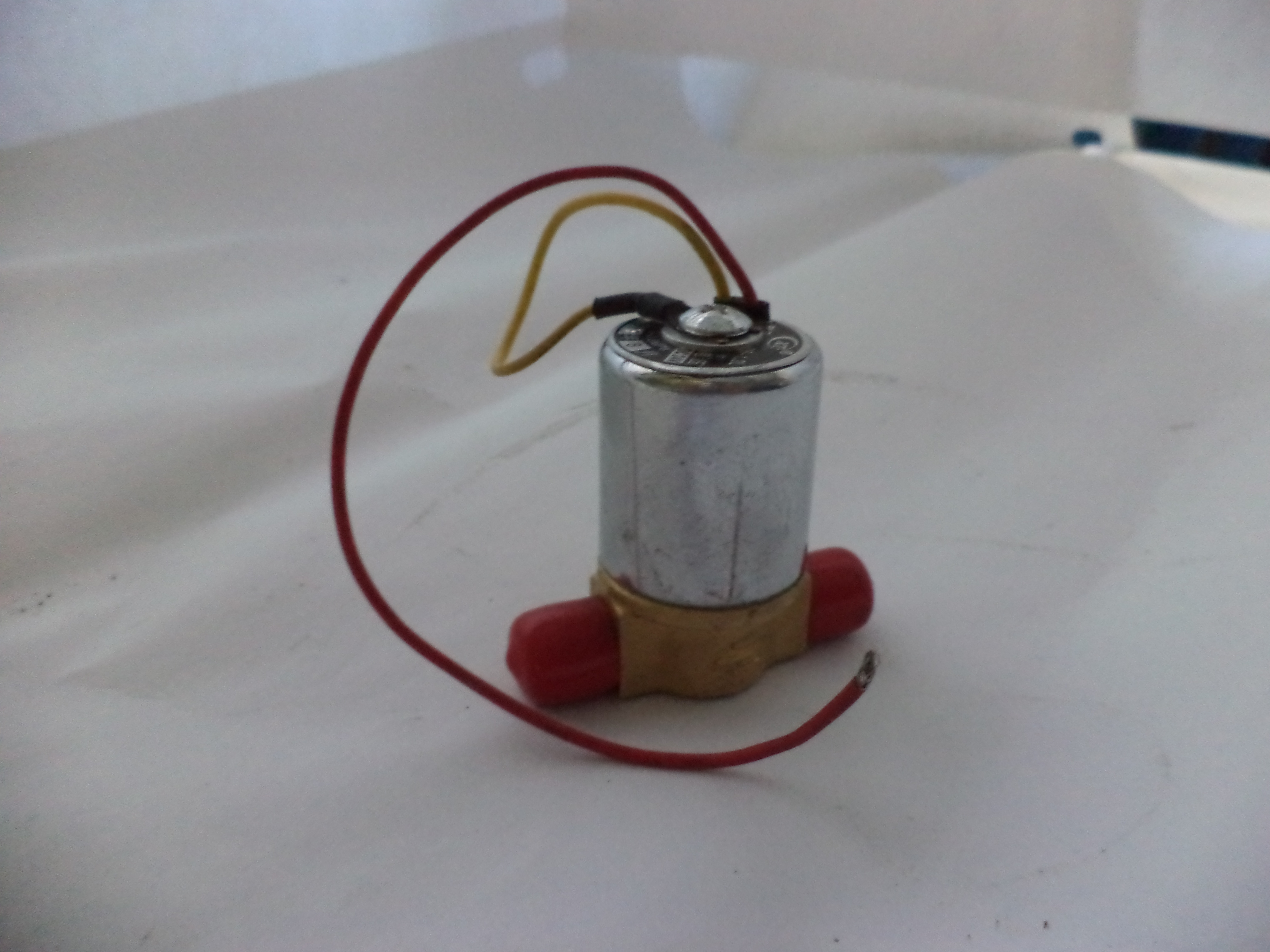 картинка Клапан отсечки топлива отопителя KRAN QY 25K5 от магазина Одежда+