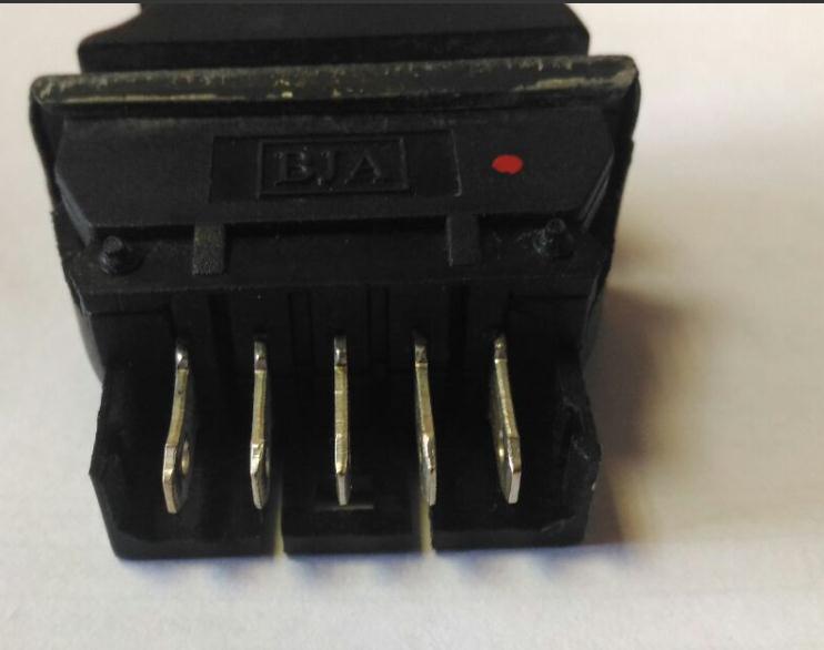 картинка Кнопка стеклоподъемника  / Автокран KRAN QY200K от магазина Одежда+