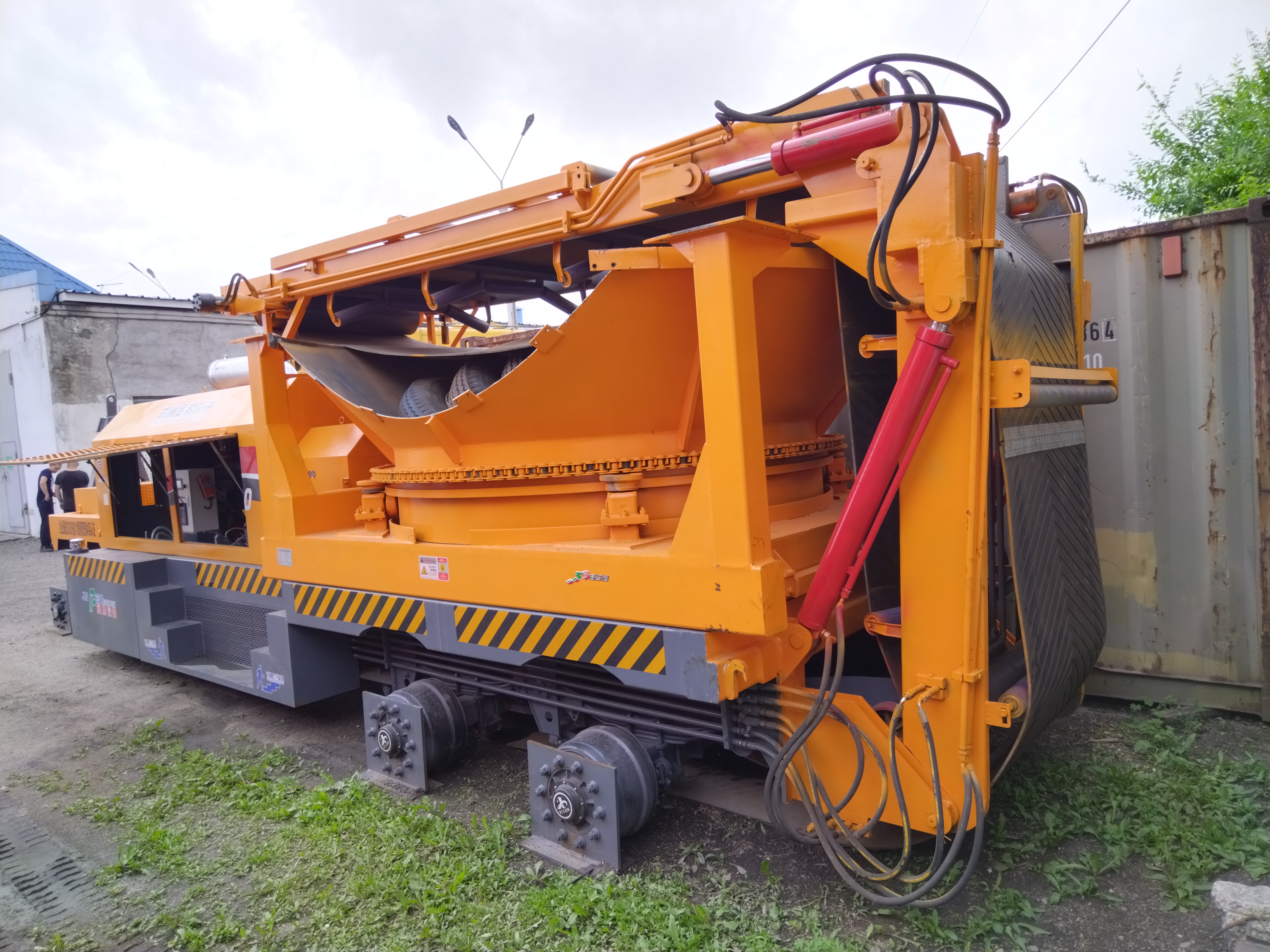 картинка Измельчитель древесины, корней и ТБО JP-7000 от магазина Одежда+