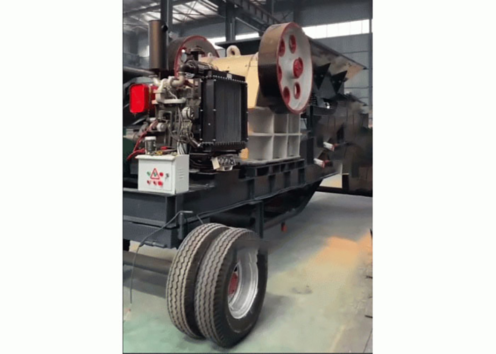 картинка Щековая дробилка PE-400/600 на колесном шасси с дизельным двигателем от магазина Одежда+