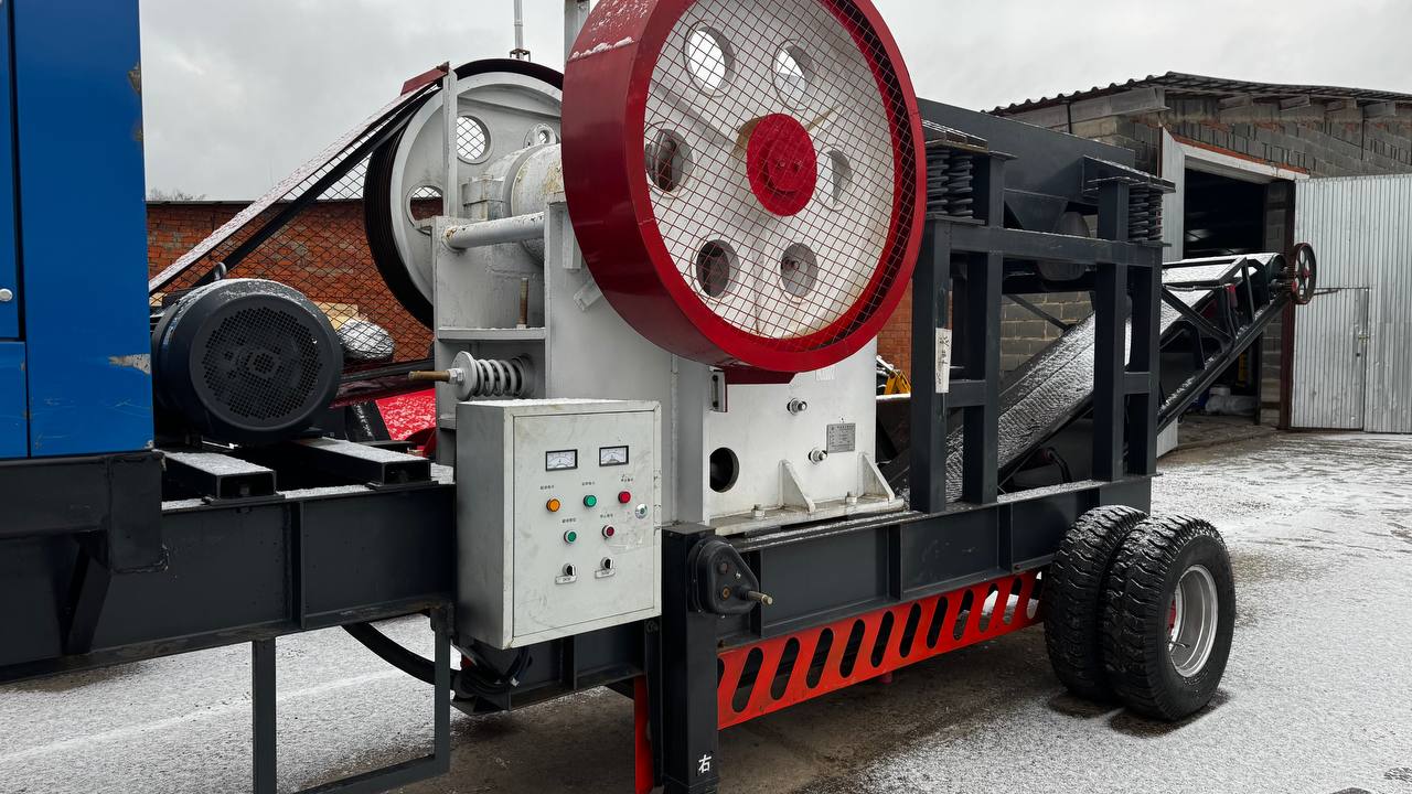 картинка Щековая дробилка PE-400х600 на колесном шасси с генераторной установкой от магазина Одежда+