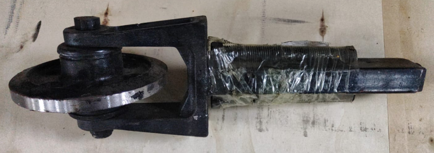 картинка Колесо (ленивое) с вилкой-кронштейном для гусеницы для измельчителя DH-100 от магазина Одежда+