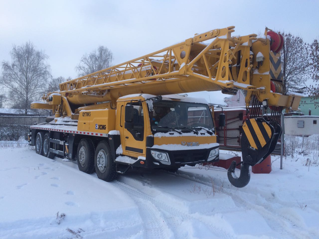 картинка Стекло двери в кабину водителя (правое) KRAN QY70KS от магазина Одежда+