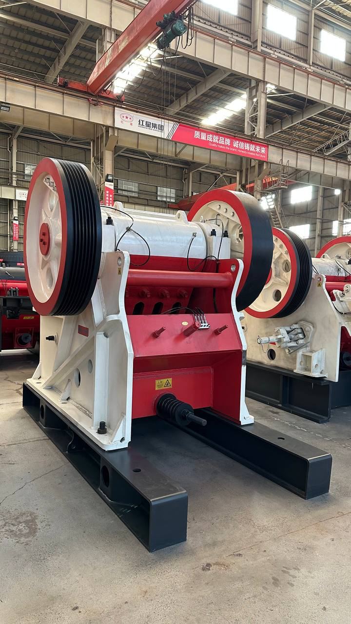 картинка Дробилка щековая PEX-250x1200 от магазина Одежда+