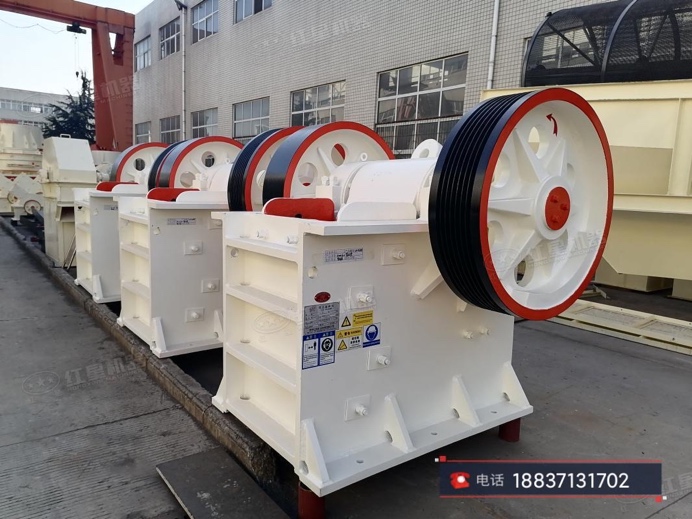 картинка Щековая дробилка PE-600/900 от магазина Одежда+