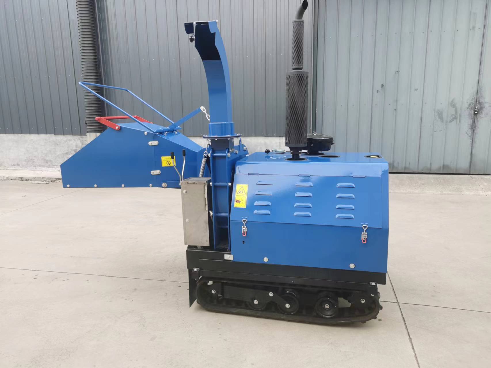 картинка Измельчитель веток DH-50 (No Stress) на гусеничном ходу от магазина Одежда+