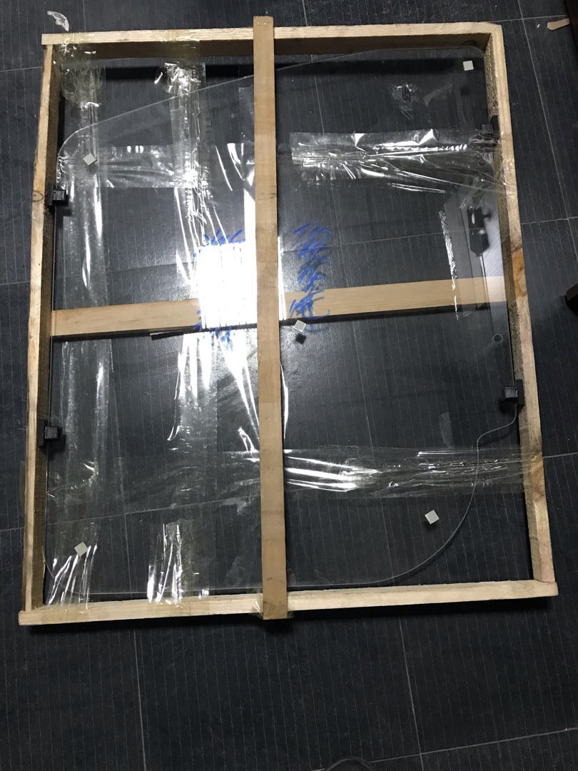 картинка Стекло двери в кабину водителя (правое) KRAN QY70KS от магазина Одежда+