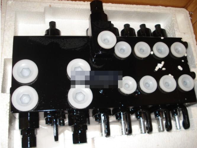 картинка Гидрораспределитель аутригеров KRAN 100376/803000096/XZZX-B201/10100181/KRAN QY25K5 от магазина Одежда+