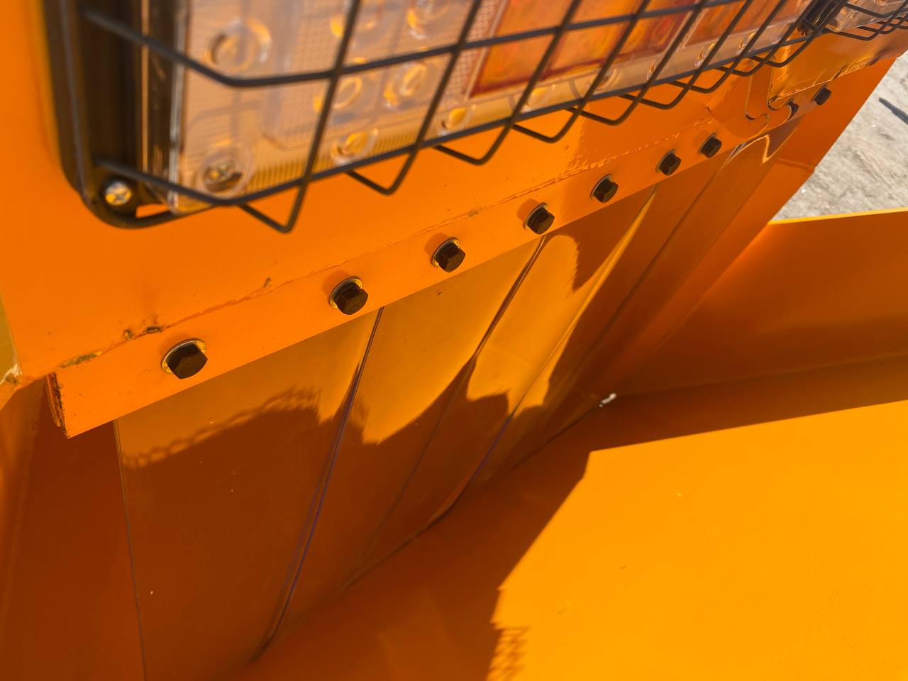 картинка Измельчитель веток и древесины DH-100 от магазина Одежда+