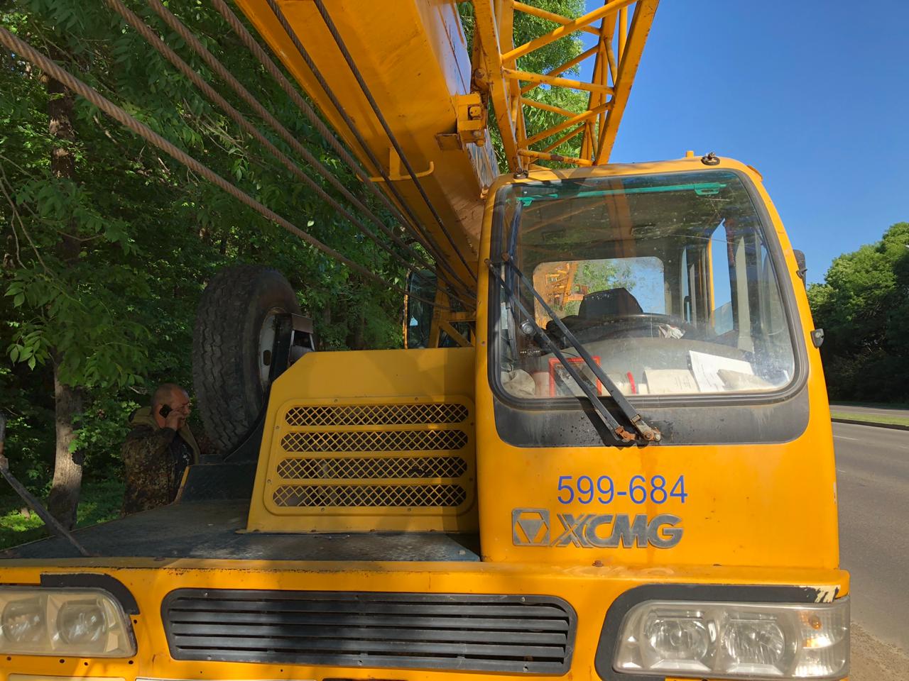 картинка Стекло кабины оператора / Автокран ХСМG QY20 от магазина Одежда+