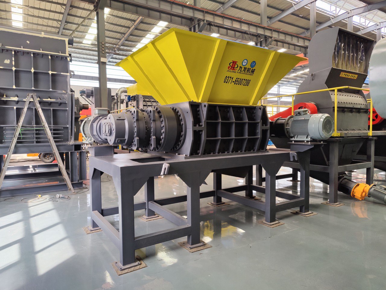 картинка Шредер для твердых бытовых отходов (ТБО)  от магазина Одежда+