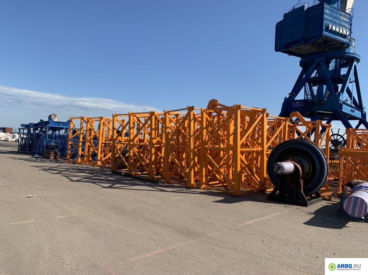 картинка Башенный кран QTZ 80 от магазина Одежда+