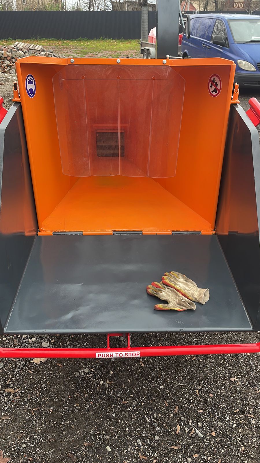 картинка Рубительная машина Forst TR6 самоходная от магазина Одежда+