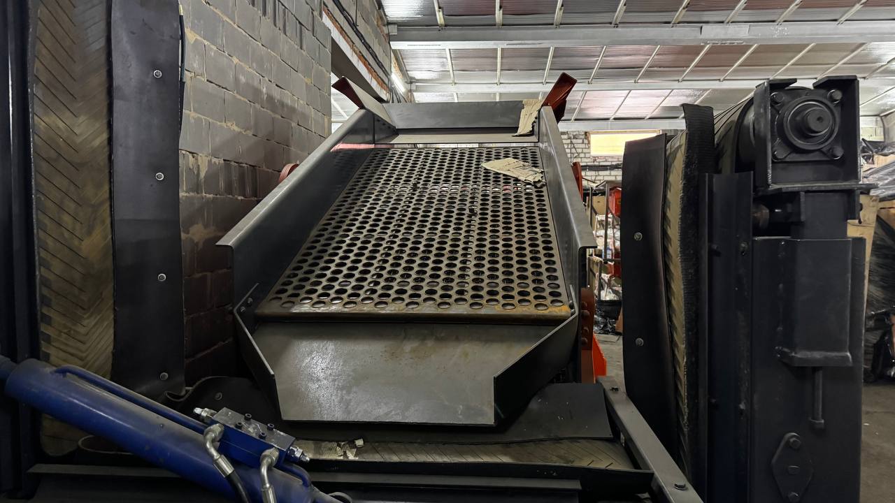 картинка Вибрационный грохот гусеничного типа U-YK221 от магазина Одежда+