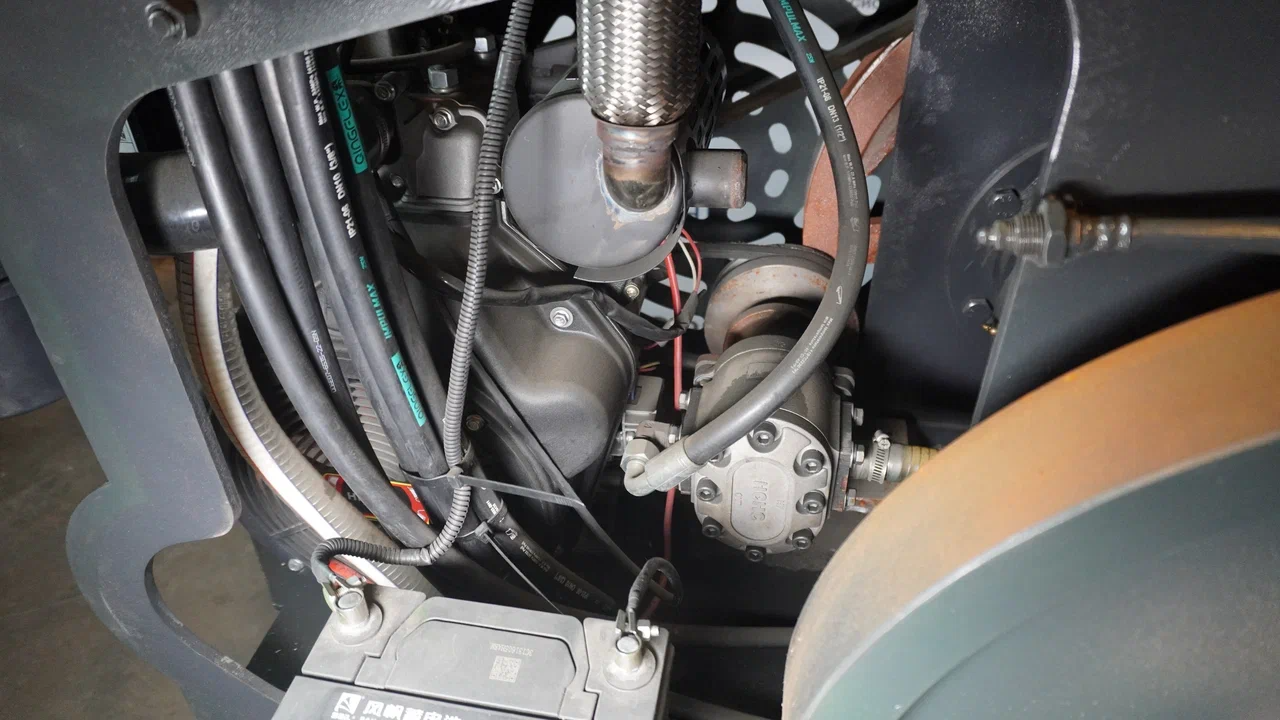 картинка Мобильный измельчитель щековый Upsen U-JC425 от магазина Одежда+