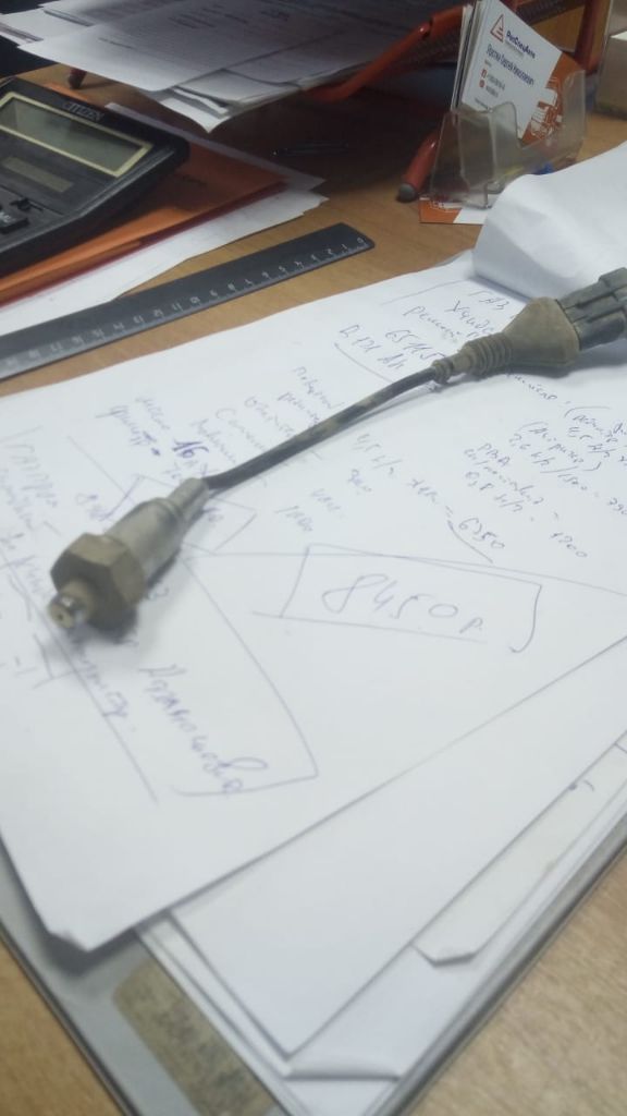 картинка Датчик давления масла D88A-008-800+D двиг. SC9DF290Q4 от магазина Одежда+