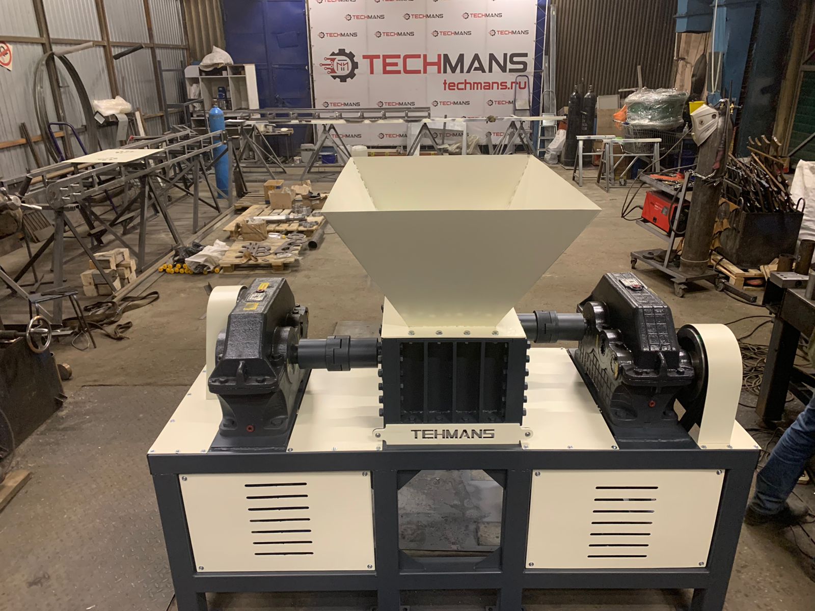 картинка Шредер двухвальный SM 420 от магазина Одежда+