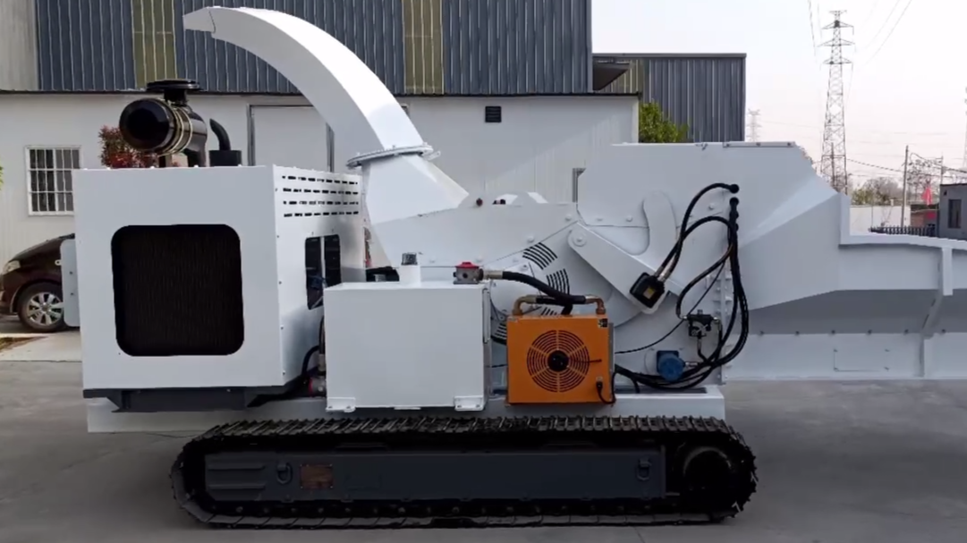 картинка Измельчитель веток и древесины DH-220 на гусеничном ходу от магазина Одежда+