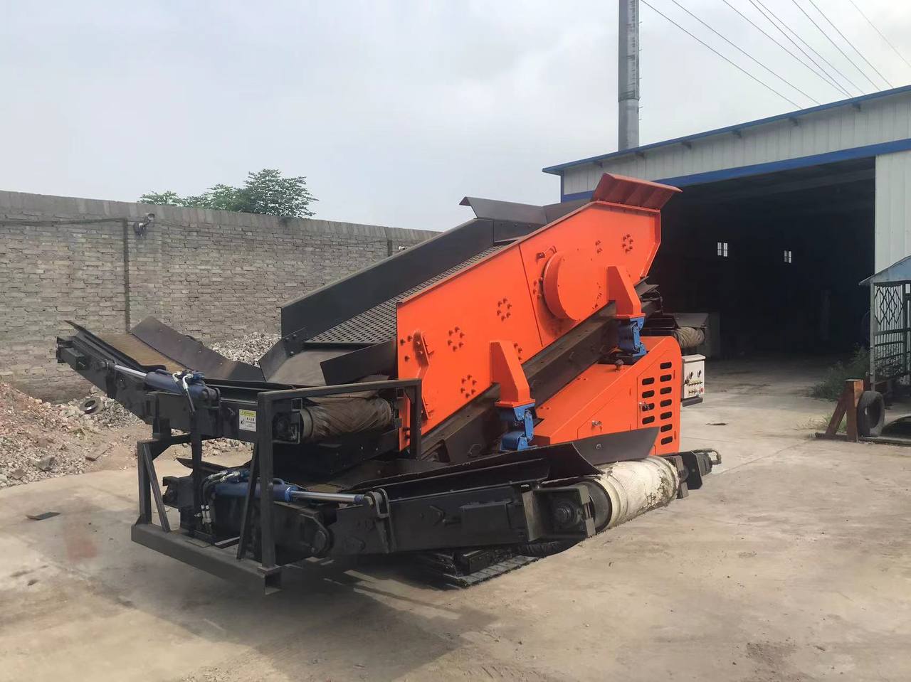 картинка Промышленный шредер гусеничного типа  U-MS250 от магазина Одежда+