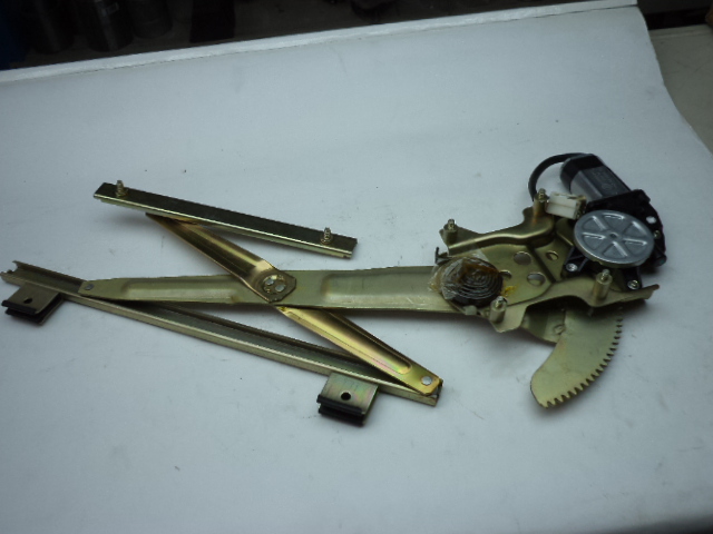 картинка Стеклоподъемник в сборе KRAN QY ПРАВЫЙ от магазина Одежда+