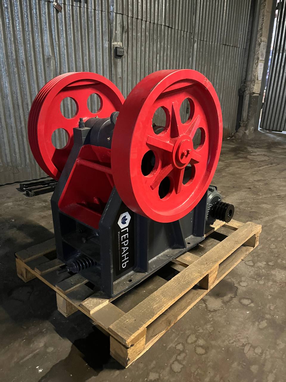 картинка Дробилка щековая PE-150х250 от магазина Одежда+