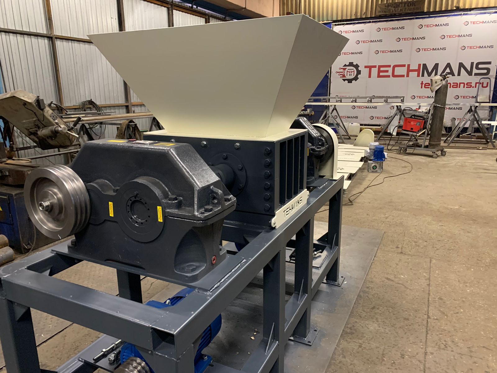 картинка Шредер двухвальный SM 420 от магазина Одежда+