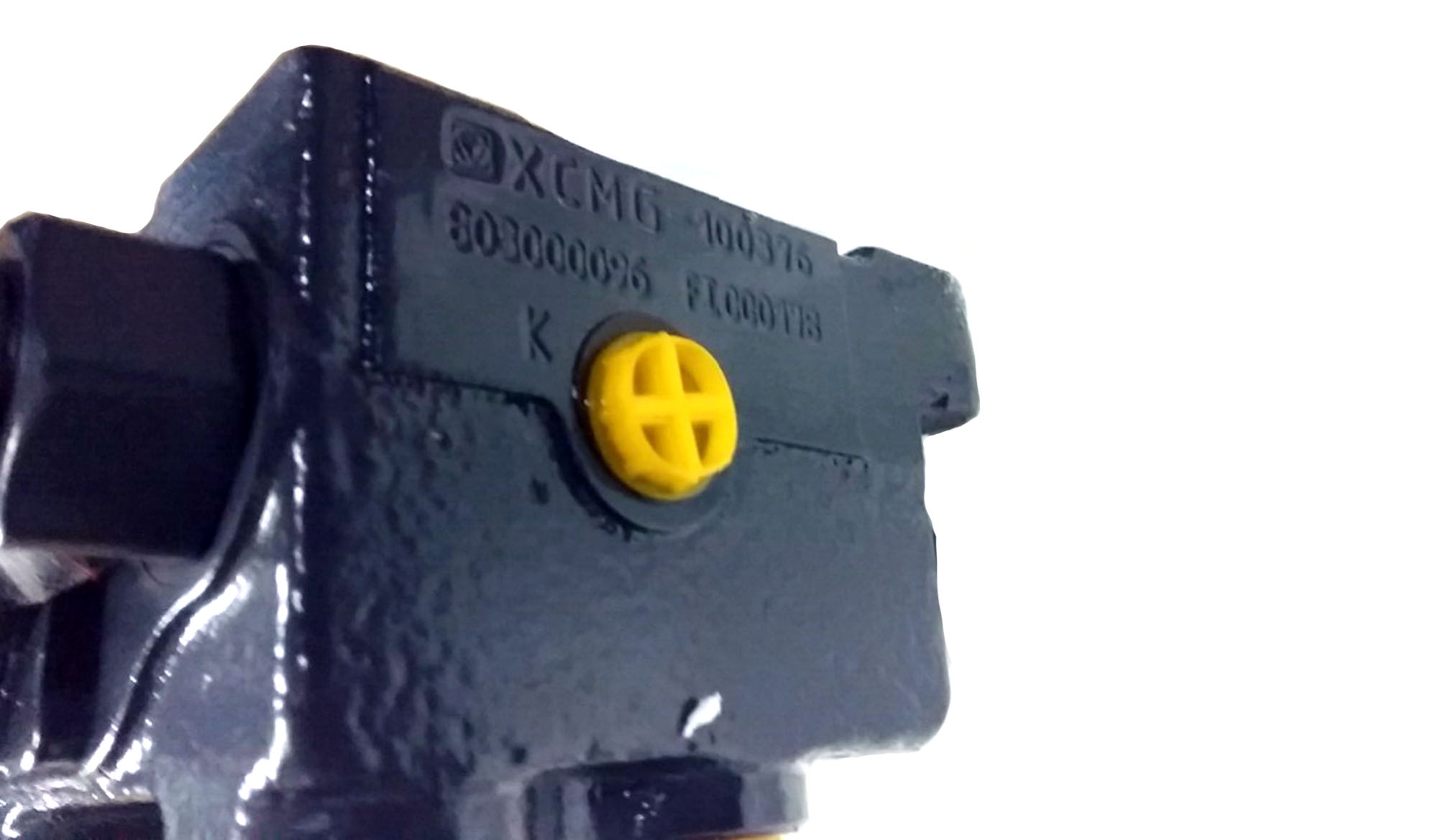 картинка Гидрораспределитель аутригеров KRAN 100376/803000096/XZZX-B201/10100181/KRAN QY25K5 от магазина Одежда+