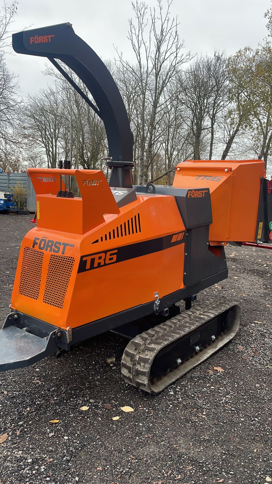 картинка Рубительная машина Forst TR6 самоходная от магазина Одежда+