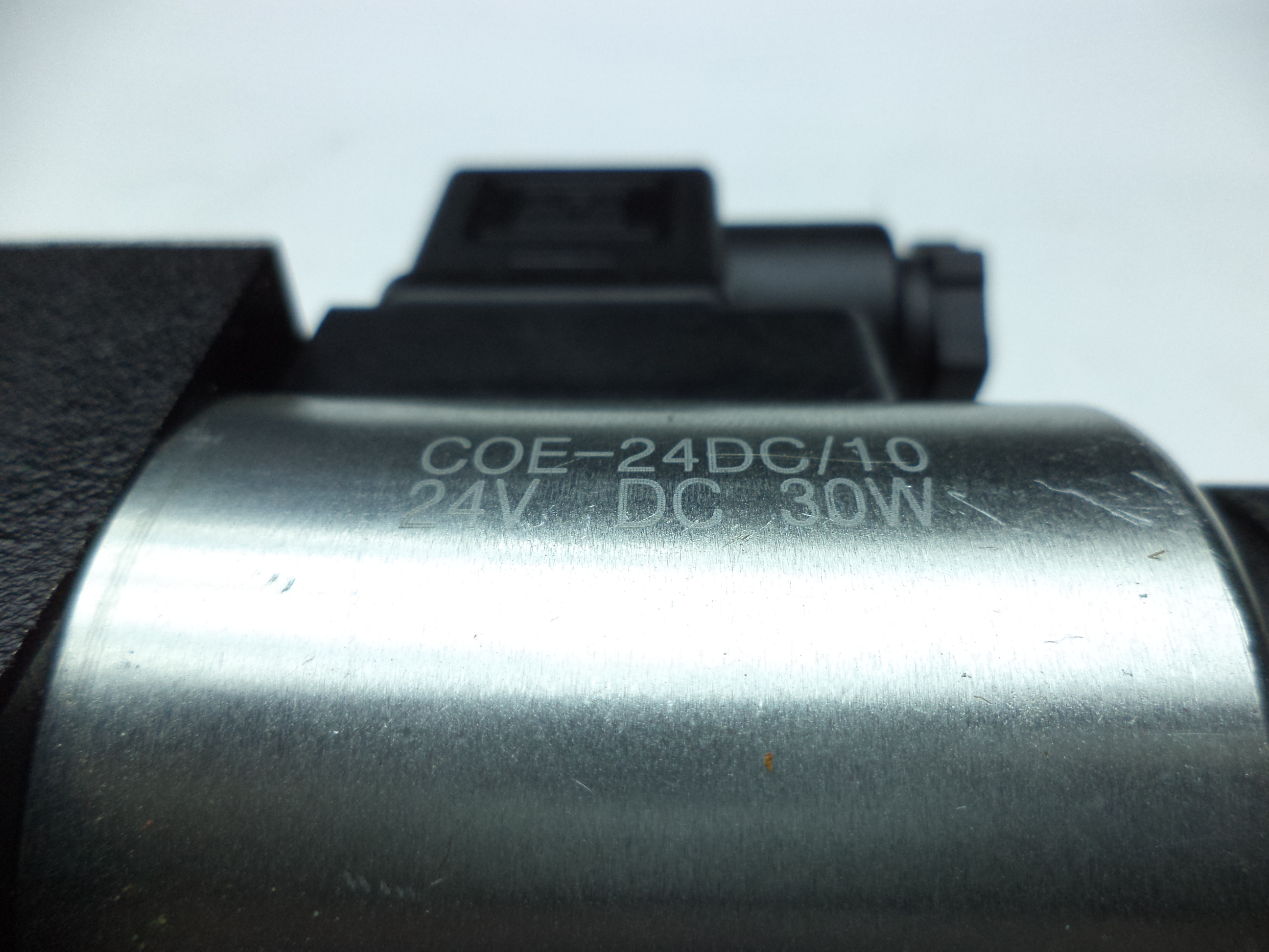 картинка Клапан электромагнитный SDHE 0631/2 DC10 от магазина Одежда+