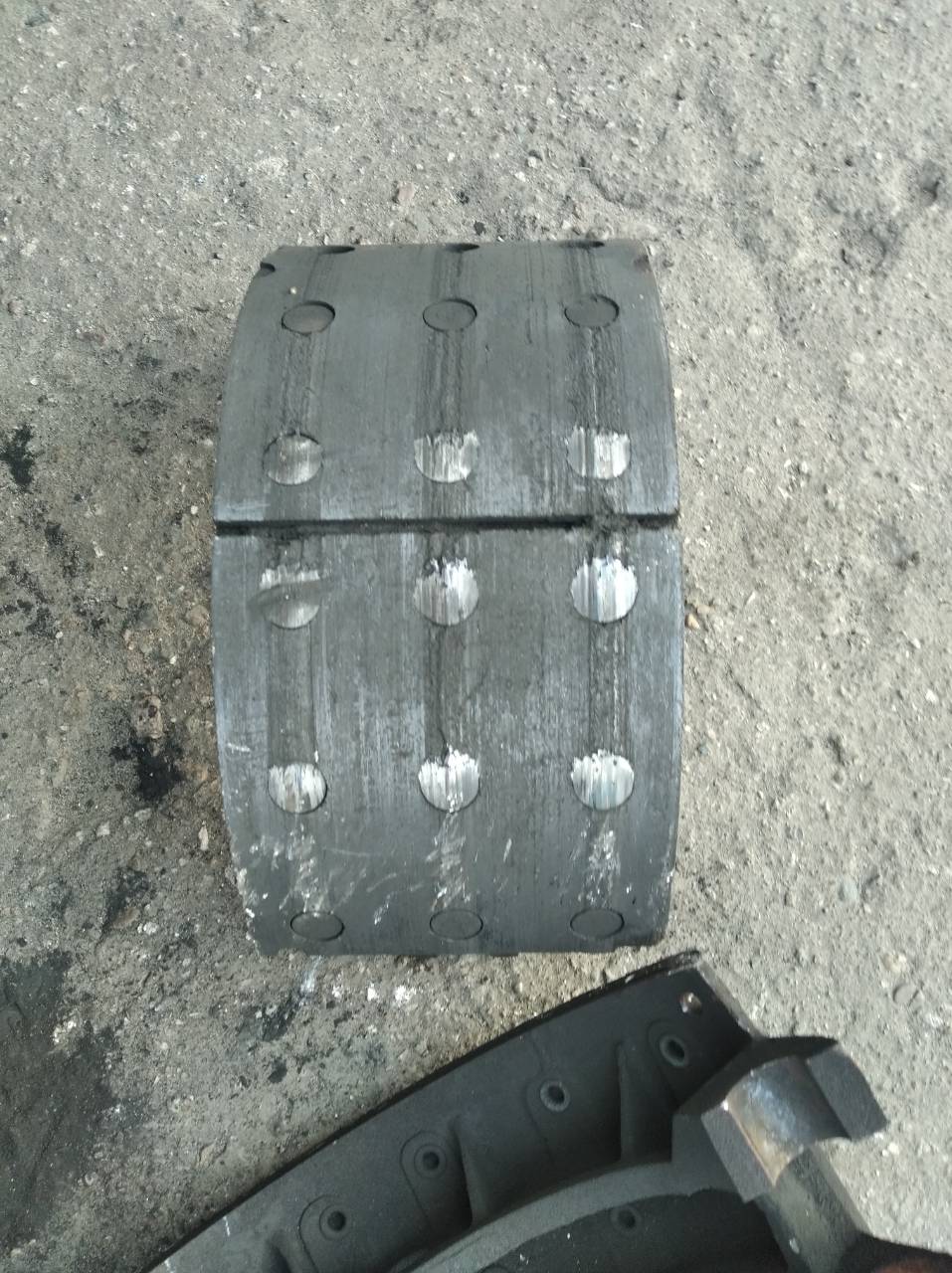 картинка Накладка тормозная 9 отв. 200*180  Автокран KRAN QY50 от магазина Одежда+