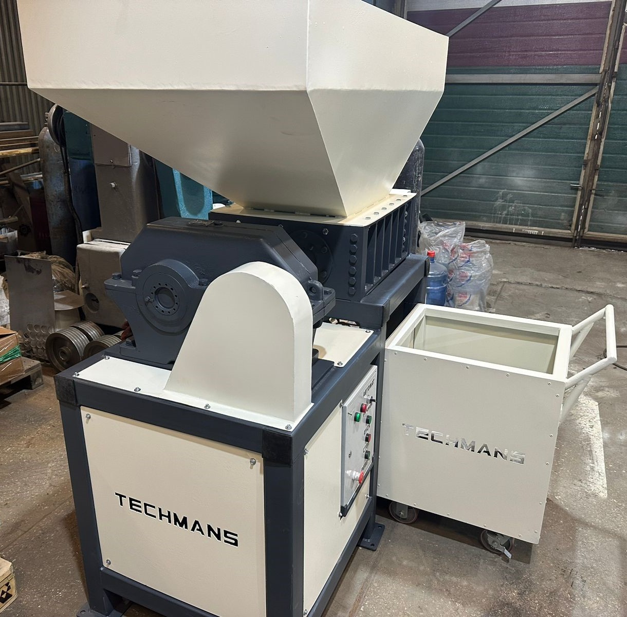 картинка Шредер двухвальный SM 500 от магазина Одежда+