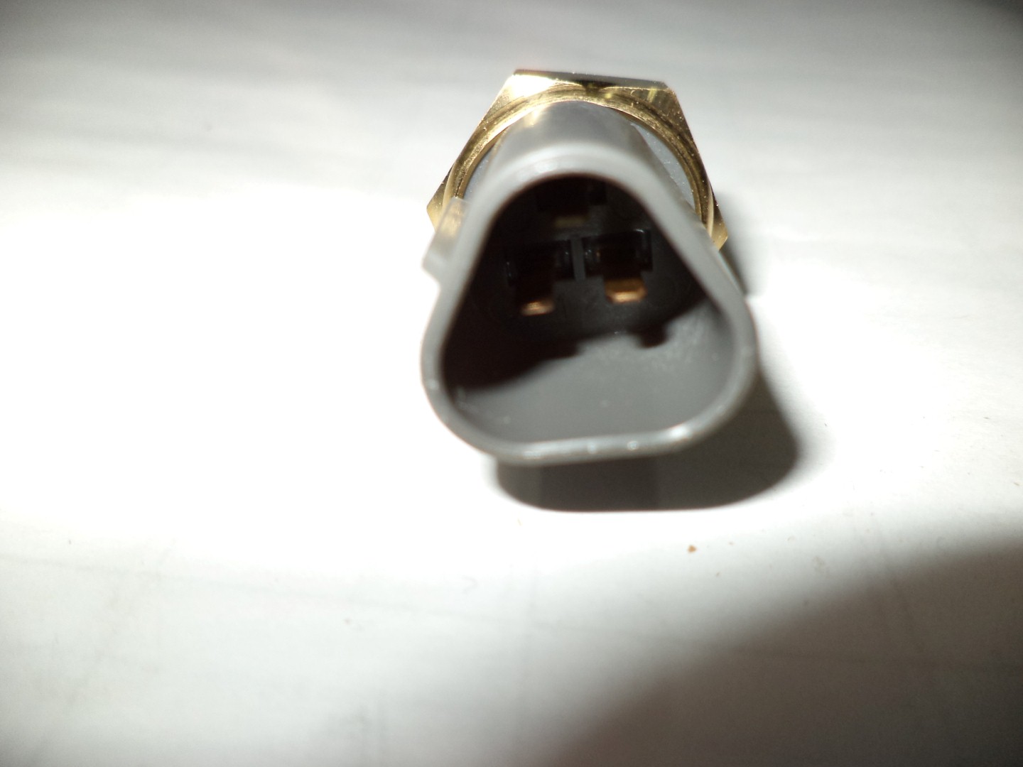 картинка Датчик температуры воды D88A-005-800+A двиг. SC8DK280Q3 от магазина Одежда+