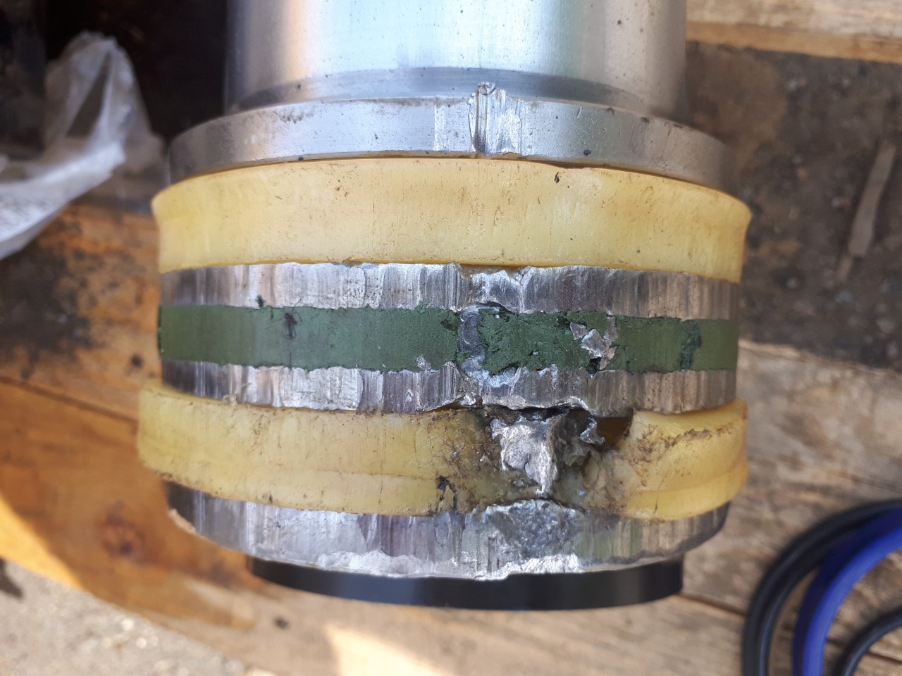 картинка Ремкомплект гидроцилиндра опоры (аутригера) KRAN QY25 от магазина Одежда+