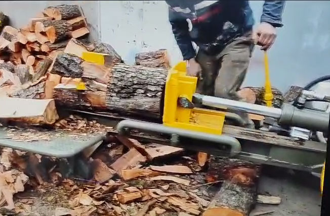 картинка Машина для изготовления дров полного цикла FGE35 от магазина Одежда+