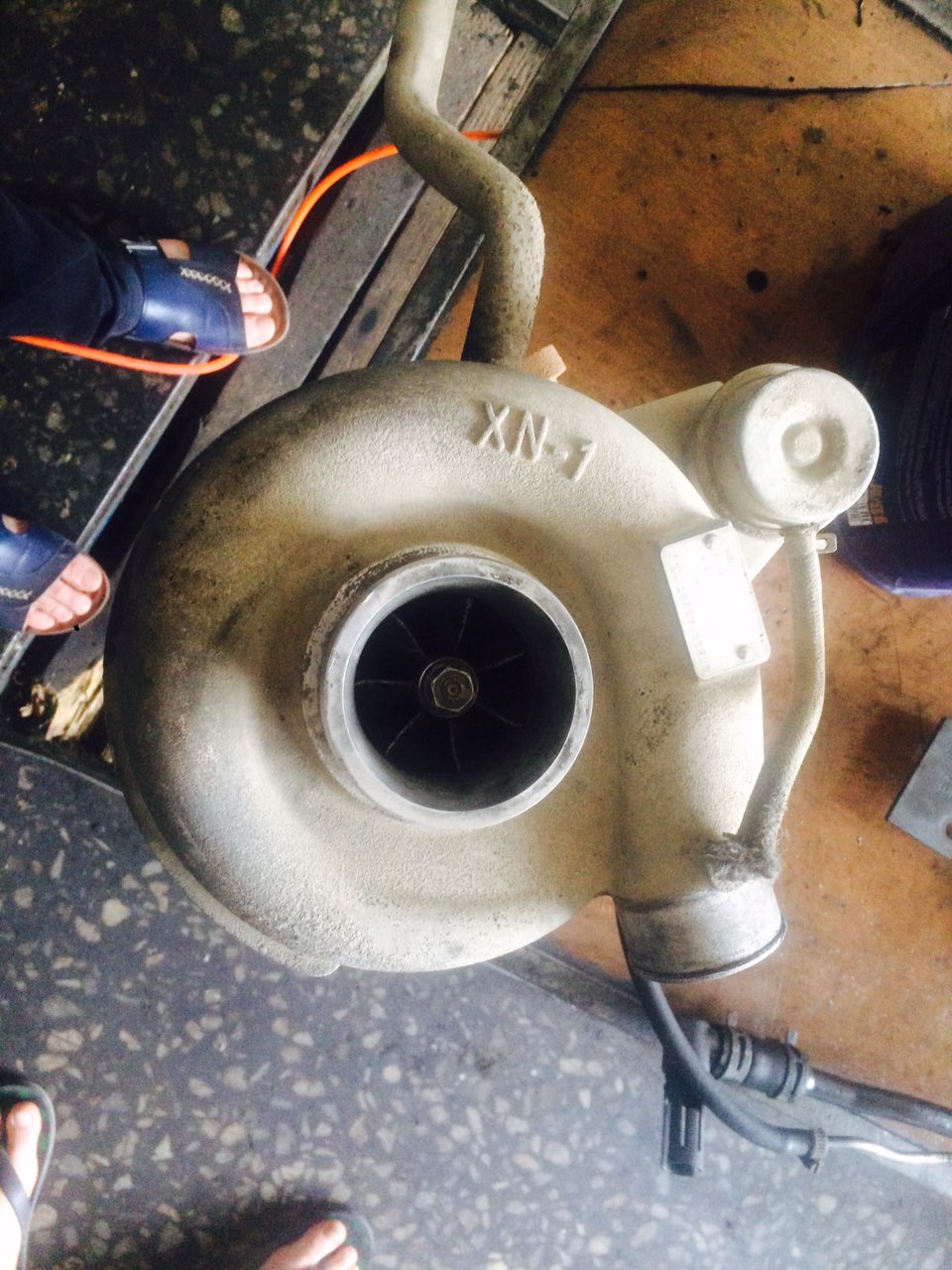 картинка Турбина двигателя Dong Feng Shanghai 6C250 - 2 от магазина Одежда+