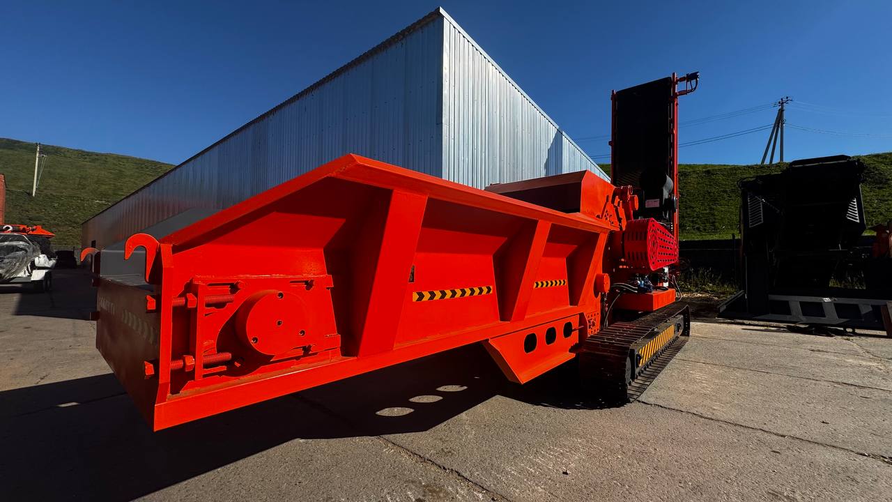 картинка Измельчитель веток и древесины DH-220 на гусеничном ходу от магазина Одежда+