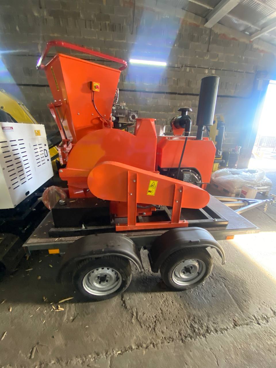 картинка Измельчитель древесины DH-80 от магазина Одежда+