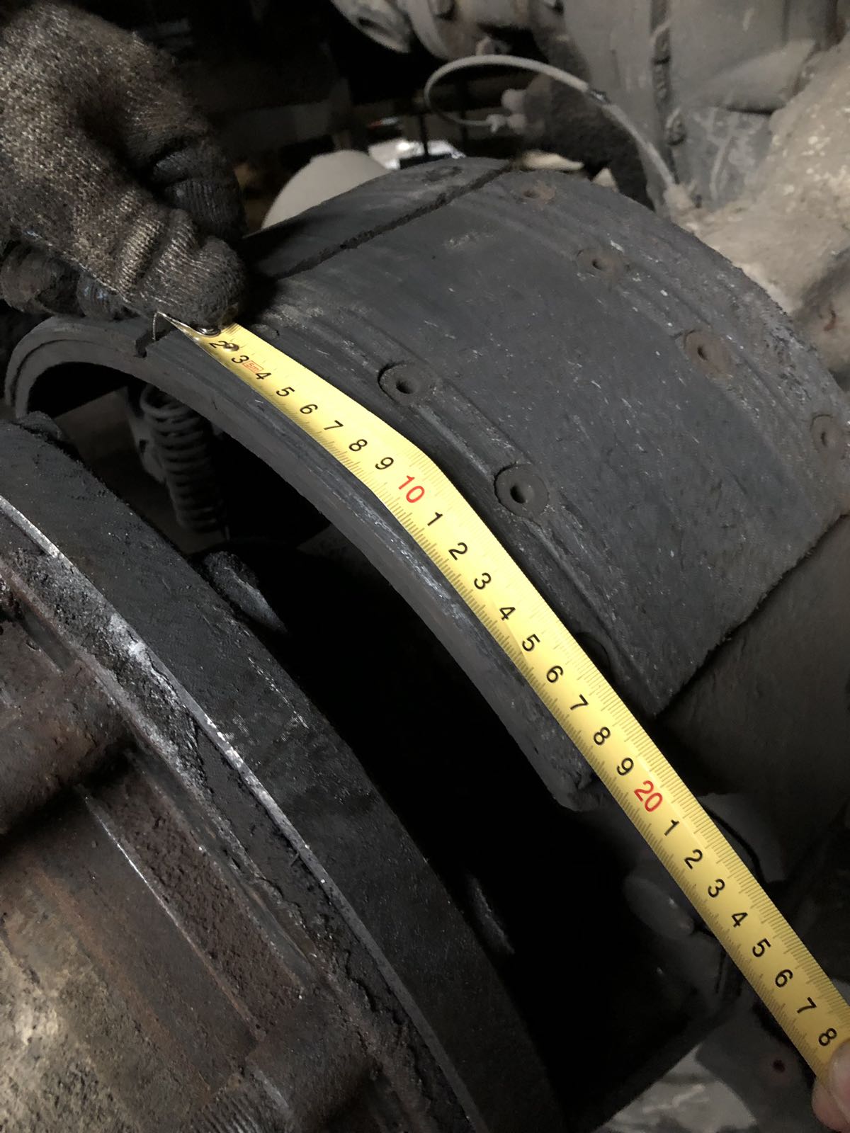 Накладка тормозная задняя 8 отв. (новый образец) 185*180  Автокран KRAN QY25-50