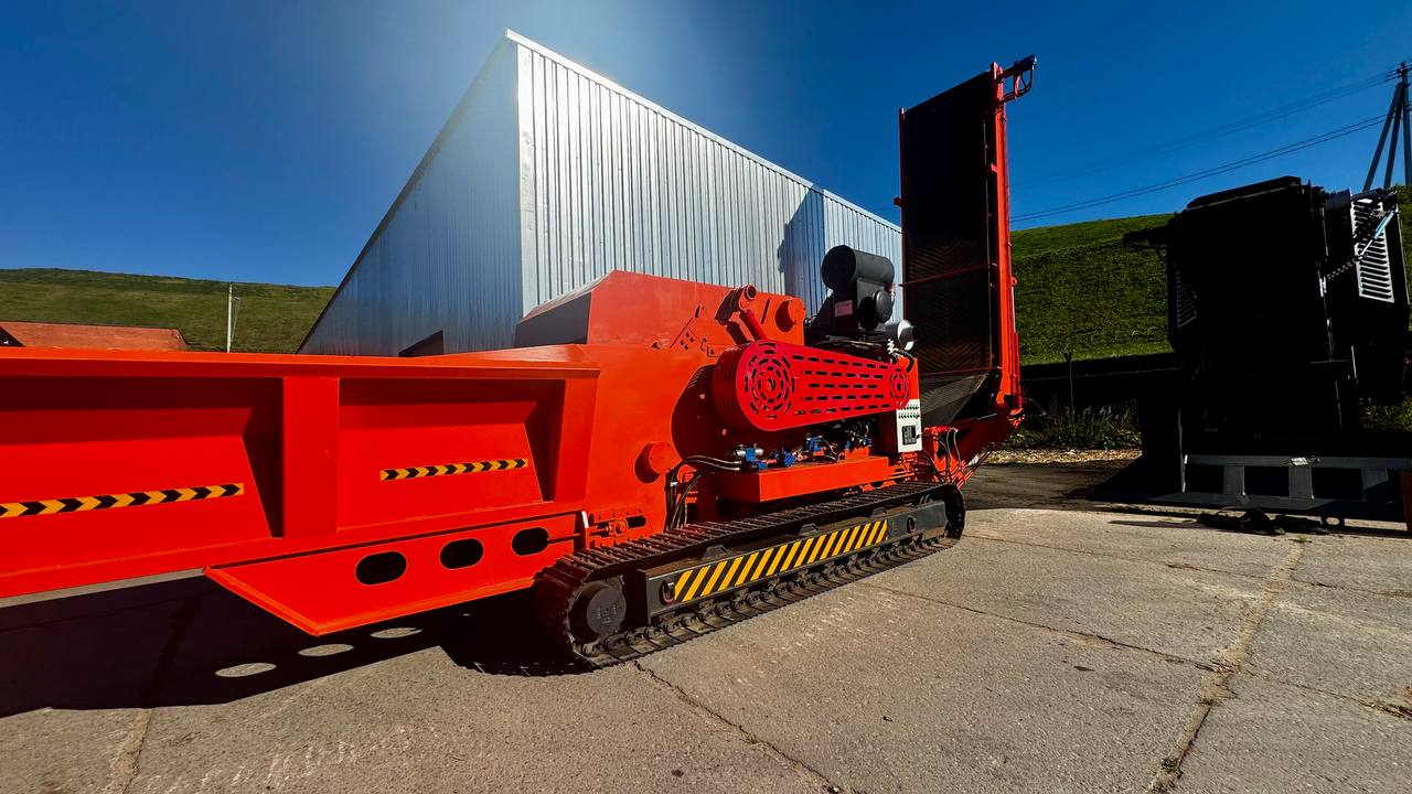 картинка Измельчитель древесины DH 500  с горизонтальной подачей на гусеничном ходу от магазина Одежда+