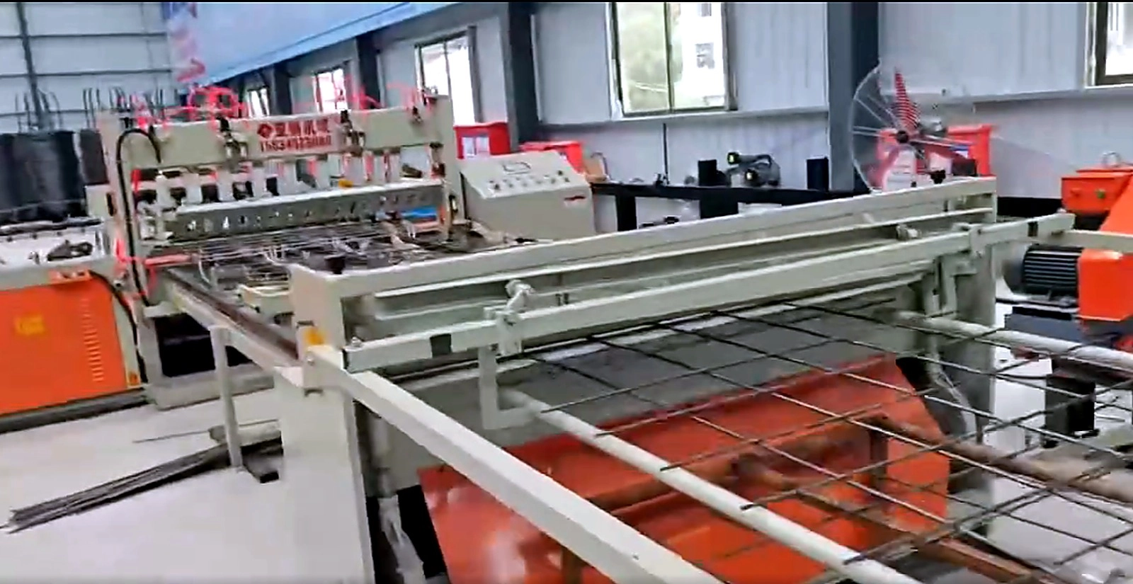 картинка Машина контактной точечной сварки YGWP-1500