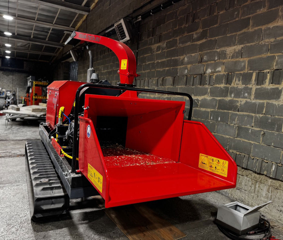 картинка Измельчитель древесины BearTech М3 на гусеничном ходу от магазина Одежда+