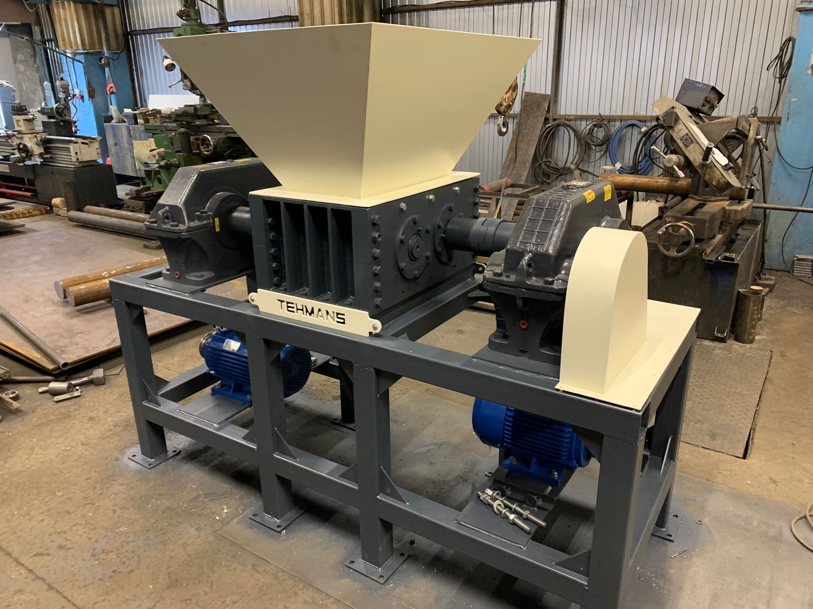 картинка Шредер двухвальный SM 260 от магазина Одежда+