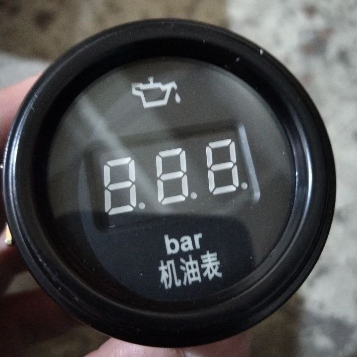 картинка Указатель давления масла для дробилки DH-80 нового образца электронный от магазина Одежда+