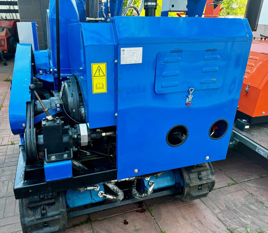 картинка Измельчитель веток гусеничный DH-80 от магазина Одежда+