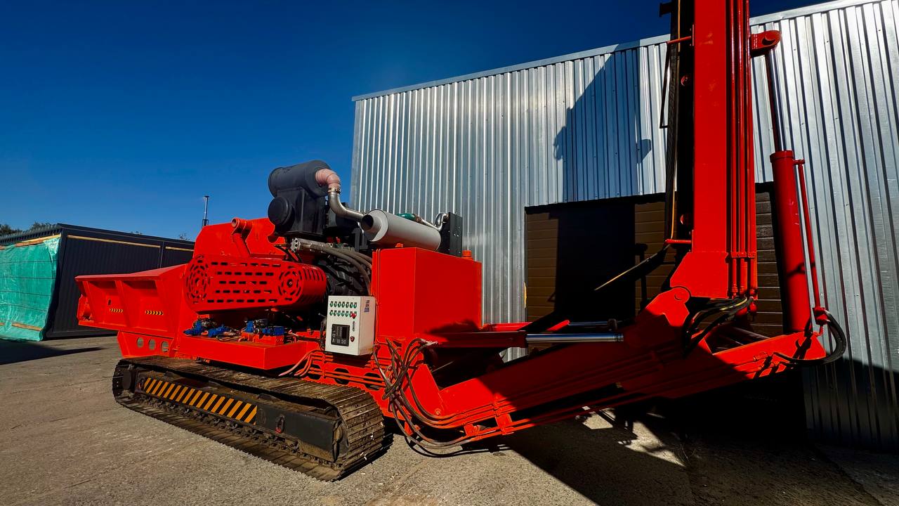 картинка Измельчитель древесины DH 500  с горизонтальной подачей на гусеничном ходу от магазина Одежда+