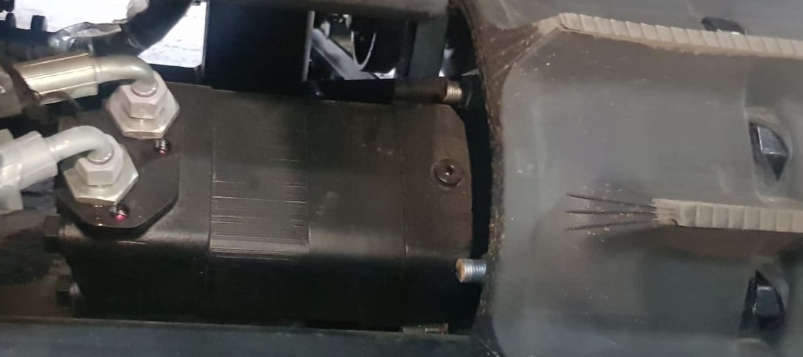 картинка Гидромотор гусеничного хода для дробилки DH-80 от магазина Одежда+