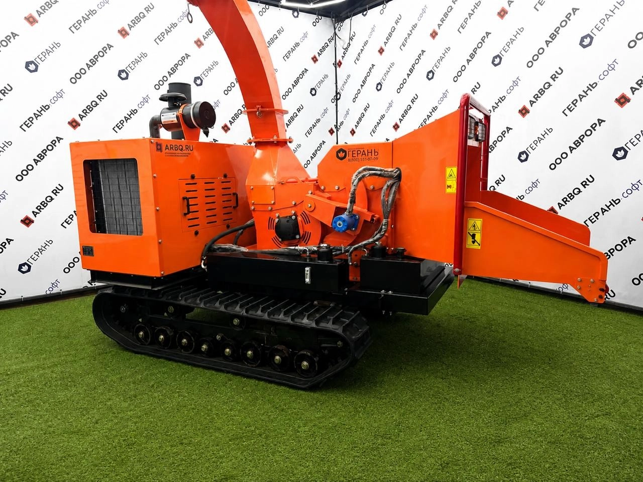 картинка Измельчитель древесины DH-100 на гусеничном ходу 