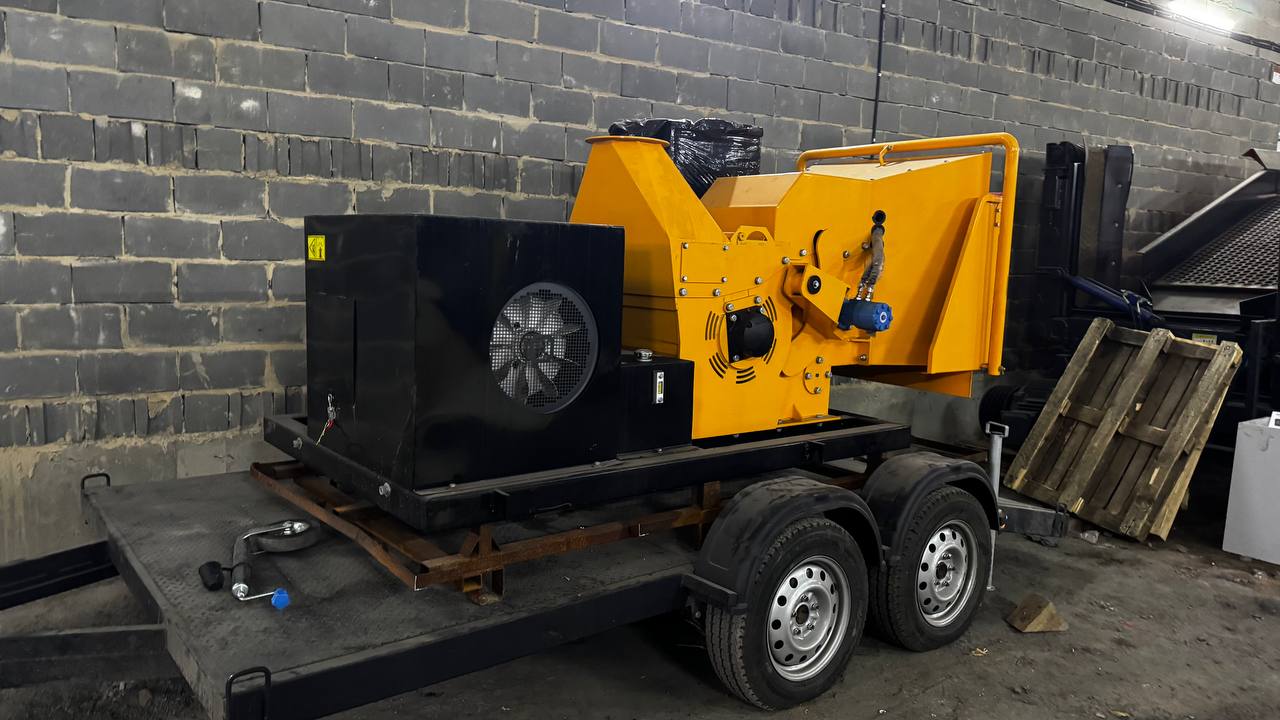 картинка Измельчитель древесины EH-100 с электрическим двигателем от магазина Одежда+