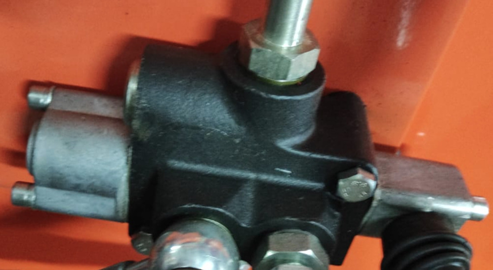 картинка Гидрораспределитель для измельчителя дерева DH-80 от магазина Одежда+